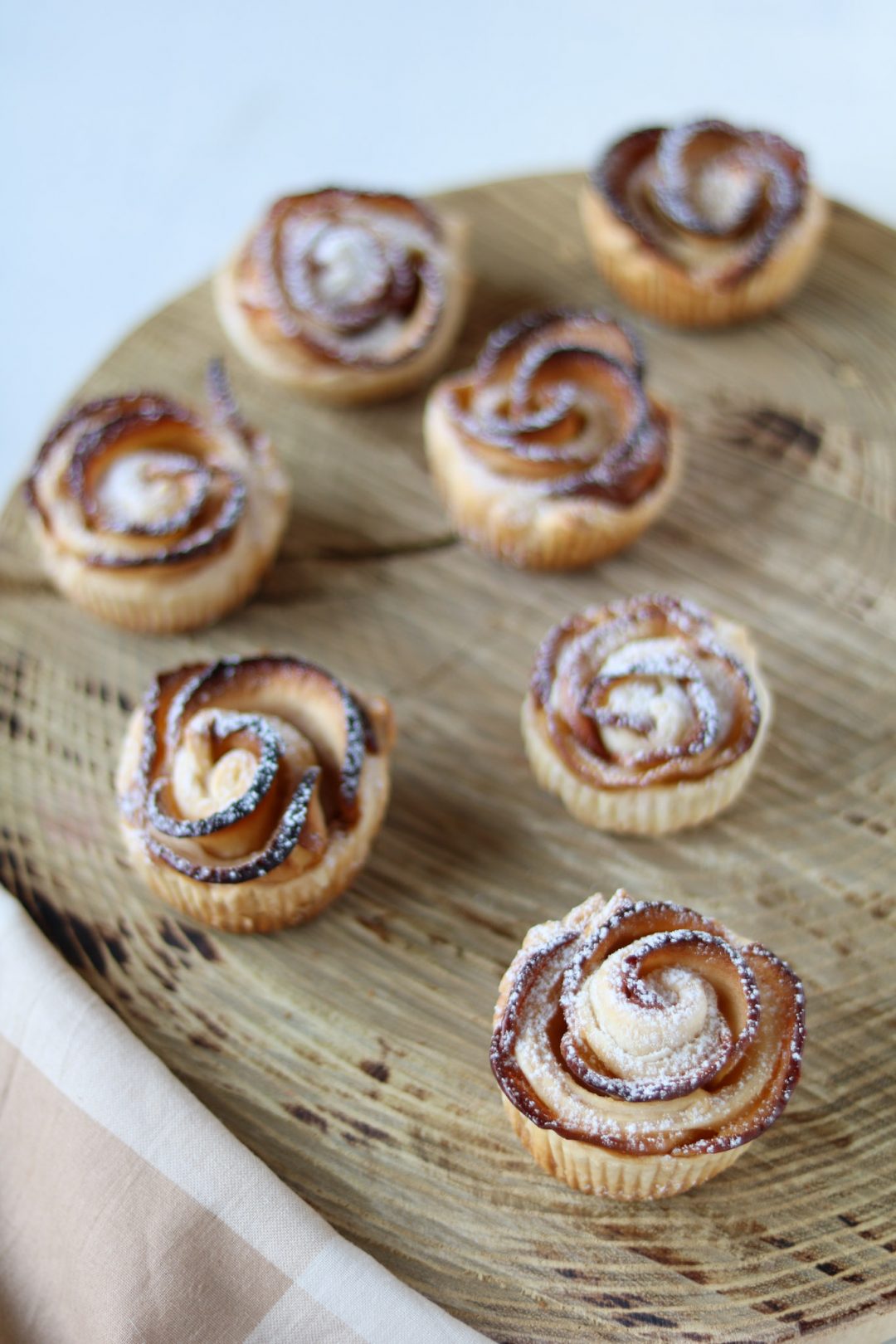 Rose di mele con pasta sfoglia | Pasticciando con Debbi